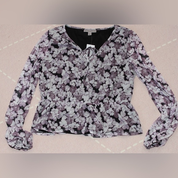 12 Thompson Women’s Floral Blouse Medium NWT Purple Spring Easter Shirt - Picture 1 of 4